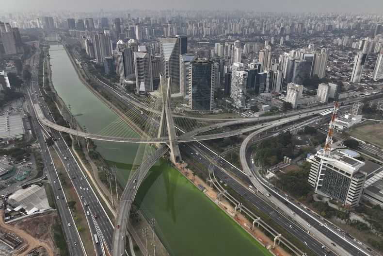 ARCHIVO - Una vista aérea el 10 de septiembre de 2024 de Sao Paulo, Brasil. (AP Foto/André Penner, archivo)