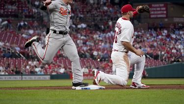 Yépez jonronea y Cardenales aplastan 10-1 a Orioles