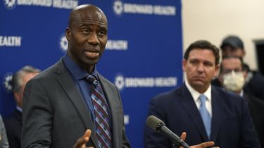 florida no recomendara vacunas contra covid para ninos sanos