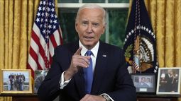 ARCHIVO - El presidente de Estados Unidos, Joe Biden, se dirige a la nación desde la Oficina Oval de la Casa Blanca en Washington, el 24 de julio de 2024, sobre su decisión de retirar su candidatura a la reelección. (AP Foto/Evan Vucci, Pool, Archivo)