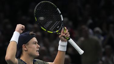 Rune vence a Auger-Alassiame en semifinal de Masters París