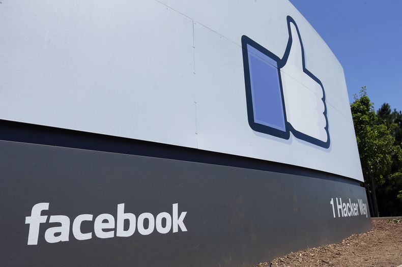 Fotograf&iacute;a de archivo del martes 16 de julio de 2013 de las oficinas generales de Facebook en Menlo Park, California. (Foto AP/Ben Margot, Archivo)