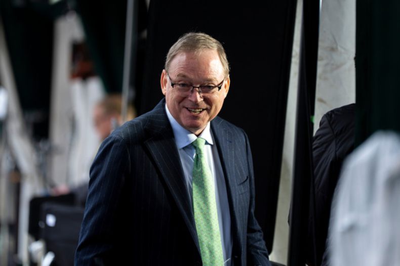 El director del Consejo Económico Nacional de la Casa Blanca, Kevin Hassett, se retira tras una entrevista televisiva en la Casa Blanca, el viernes 6 de marzo de 2026, en Washington. (AP Foto/Alex Brandon)