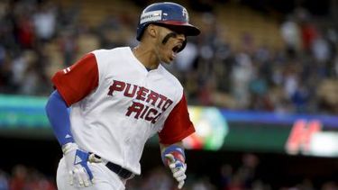 correa reacciona a expresiones de adam jones