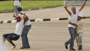 presos en 100 y aldabo disidentes arrestados en la plaza