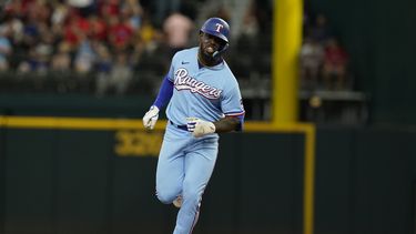 Con jonrones de García y Calhoun, Rangers vecen 7-1 a Texas