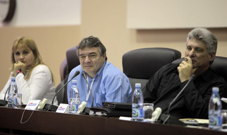 "Más allá del derecho de regresar que tienen como ciudadanos, también pueden acceder a los espacios culturales", asegura el titular del Ministerio de Cultura Julián González Toledo