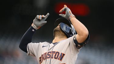 Astros hilan 11mo triunfo; derrotan a Nacionales