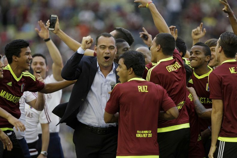DEP-FUT_SUB20_VENEZUELA-FESTEJO-1.jpg