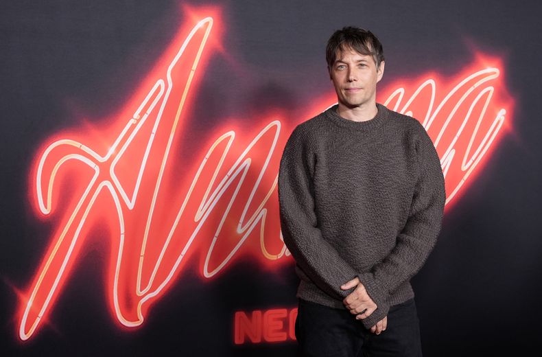 Sean Baker, escritor y director de Anora, posa en el estreno de la película, el martes 1 de octubre de 2024, en el Vista Theatre de Los Ángeles. (AP Photo/ Chris Pizzello)
