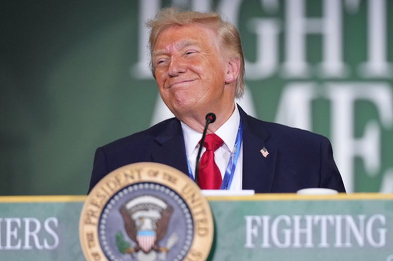 El presidente Donald Trump en Custer Farms, en Chippewa Falls, Wisconsin, el 5 de junio del 2026. (AP foto/Mark Schiefelbein)