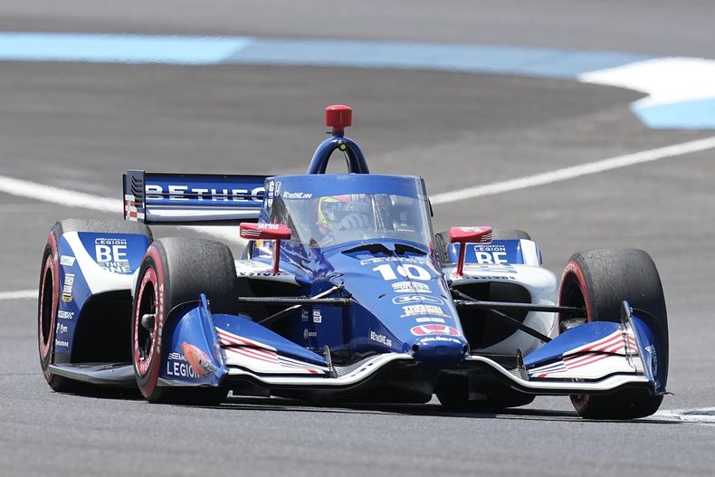 El español Alex Palou disputa el Gran Premio de Indianápolis de la IndyCar, el sábado 12 de agosto de 2023 (AP Foto/Darron Cummings)