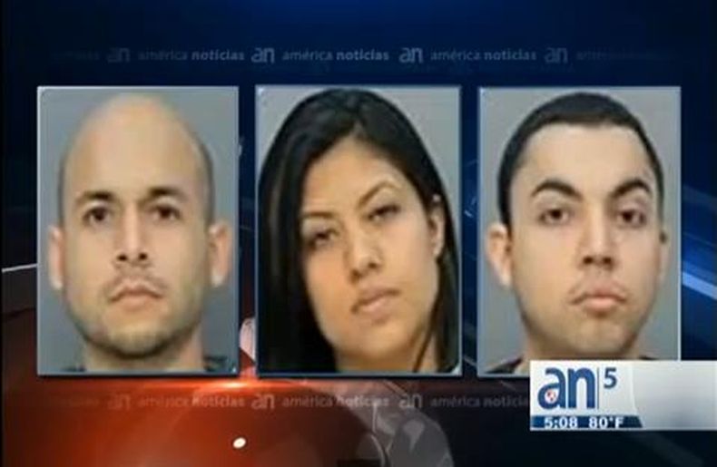 Arrestan a tres personas por supuestamente robar exámenes de la FIU.