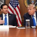 El secretario de Estado, Marco Rubio, habla mientras el presidente Donald Trump escucha durante una reunión del gabinete, el viernes 31 de julio de 2026, en Camp David —la residencia de descanso presidencial—, cerca de Thurmont, Maryland. (AP Foto/Jacquelyn Martin)