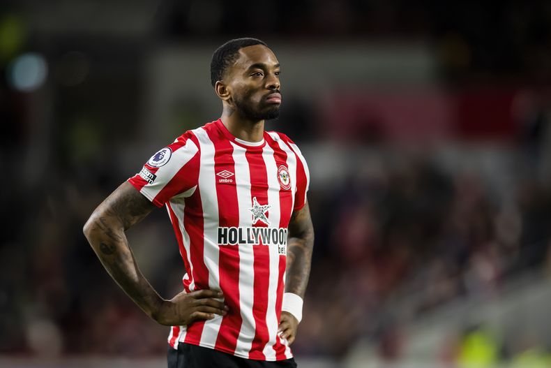 ARCHIVO - El delantero Ivan Toney del Brentford de la Liga Premier durante el partido contra Bournemouth, el sábado 14 de enero de 2023. (AP Foto/Leila Coker)