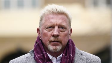 ARCHIV0 - Foto del 8 de abril del 2022, el extenista Boris Becker llega a la corte de Southwark Crown. El jueves 19 de octubre del 2023, después de un año de que salió de prisión Becker vuelve como entrenador, como coach de Holger Rune. (AP Foto/Alberto Pezzali, File)