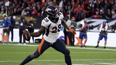 Broncos vencen 21-17 a Jaguars en Londres, rompen mala racha