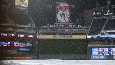 Dodgers superan a la lluvia y derrotan a Mellizos 7-2