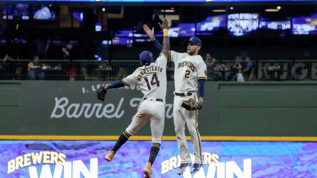 Contreras y Taylor llevan a Cerveceros a triunfo por 7-3 ante Cardenales