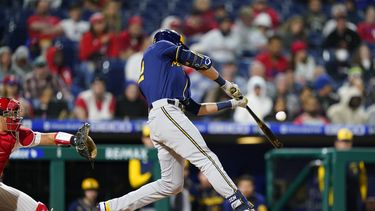 Lauer poncha a 13 y Yelich define por Cerveceros sobre Filis