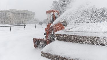 Tormenta invernal fustiga noreste y centro de EEUU