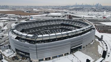 ARCHIVO - La vista de Manhattan detrás del MetLife Stadium, sede de partidos del Mundial, en East Rutherford, Nueva Jersey, el 3 de enero de 2026. (AP Foto/Seth Wenig)