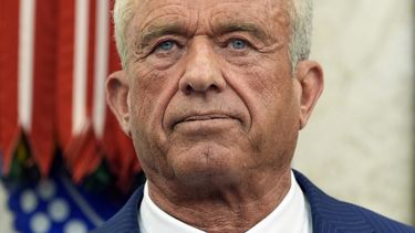 ARCHIVO - Robert F. Kennedy Jr. habla tras jurar su cargo como secretario de Salud y Servicios Humanos en el Despacho Oval de la Casa Blanca, el jueves 13 de febrero de 2025, en Washington. (foto/Alex Brandon, archivo)