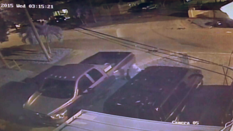 CAMIONETA VANDALIZADA EN HIALEAH.png