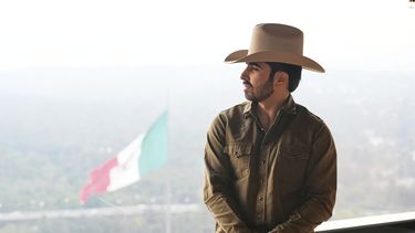 El cantante mexicano Joss Favela posa para un retrato en la Ciudad de México, el lunes 18 de agosto de 2025. (Foto AP/Marco Ugarte)