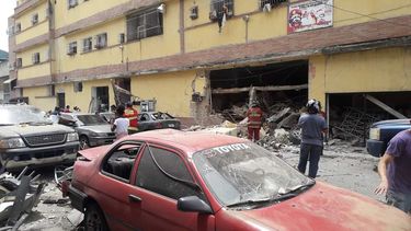 venezuela: explosion por cilindros de gas en edificio al oeste de caracas deja al menos 13 heridos