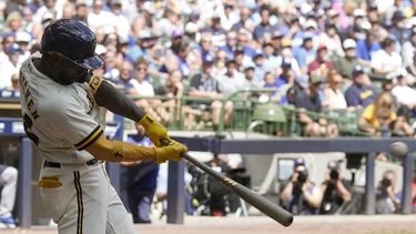 McCutchen logra 2 jonrones; Cerveceros se imponen a Dodgers