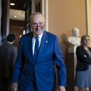 Bloque de senadores demócratas reelige a Schumer como líder