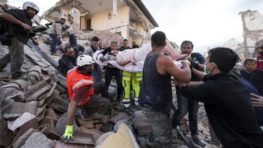 fuerte sismo sacude italia; hay al menos 159 muertos