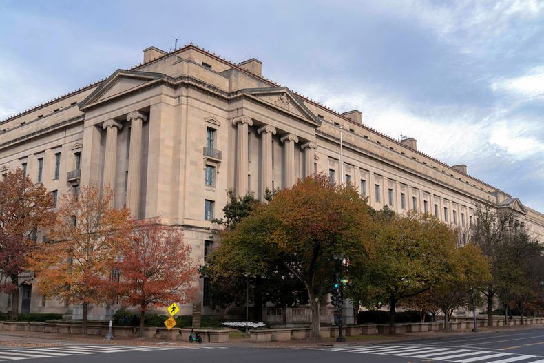 ARCHIVO - El edificio del Departamento de Justicia de Estados Unidos en Washington, 7 de diciembre de 2024. (AP Foto/José Luis Magaña, archivo)