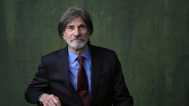 Jack Fisk posa para un retrato en el almuerzo de nominados de la 96a entrega de los Premios de la Academia el lunes 12 de febrero de 2024, en el Hotel Beverly Hilton en Beverly Hills, California. (Foto AP/Chris Pizzello)