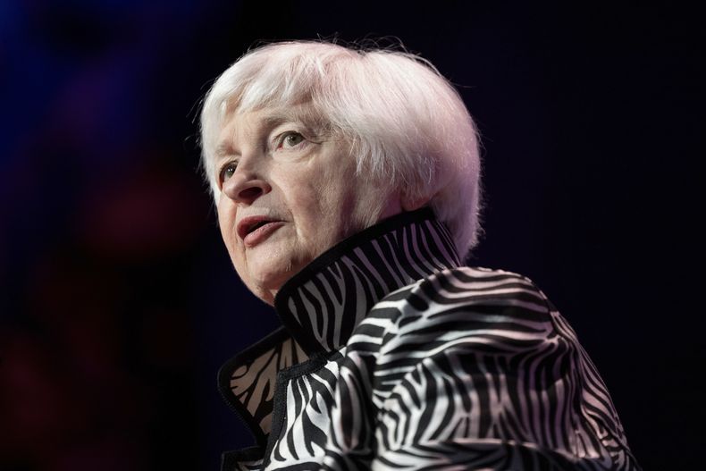 La secretaria del Tesoro de EEUU, Janet Yellen, habla en los premios Global Citizen Awards del Atlantic Council, el 20 de septiembre de 2023, en Nueva York. (Foto AP/Julia Nikhinson, Archivo)