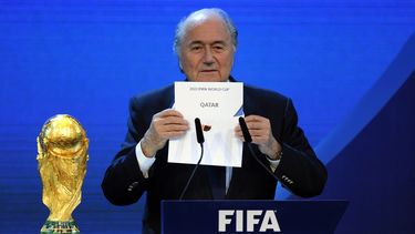 Blatter: Fue un error darle a Qatar la sede del Mundial