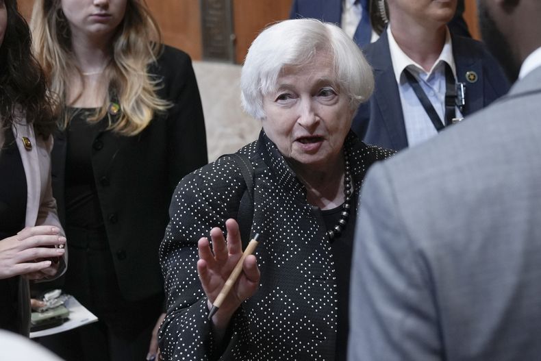 La secretaria del Tesoro de EEUU, Janet Yellen, tras una audiencia con senadores el martes 4 de junio de 2024, en el Capitolio, Washington. (AP Foto/Mariam Zuhaib)