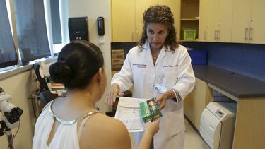 Embarazadas temen vivir en zona zika de Miami