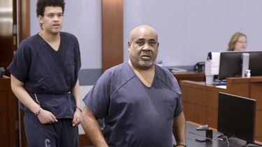 Duane Keffe D Davis, acusado de orquestar el asesinato en 1996 del ícono del hip hop Tupac Shakur, llega a la corte en el Centro de Justicia Regional en Las Vegas, el martes 25 de junio de 2024. (K.M. Cannon/Las Vegas Review-Journal via AP, Pool)