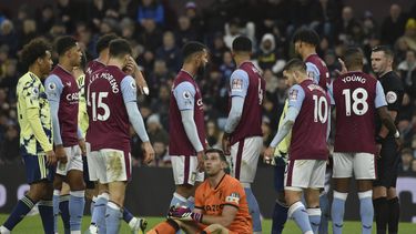 Delantero colombiano Jhon Durán ficha con Aston Villa