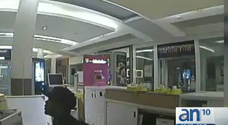 Dos locales de venta de teléfonos celulares fueron asaltados en el sur de la Florida.