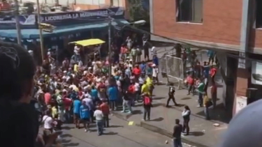Venezuela sumida en el caos por ola de saqueo y protestas contra Maduro