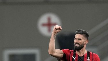 Giroud anota 2 de nuevo; Milan llega a semi de Copa Italia