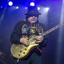 ARCHIVO - Carlos Santana durante su presentación en BottleRock Napa Valley Music Festival en Napa, California, el 26 de mayo de 2019. El documental Carlos presenta la música y la vida del artista galardonado con el Grammy. (Foto Amy Harris/Invision/AP, archivo)