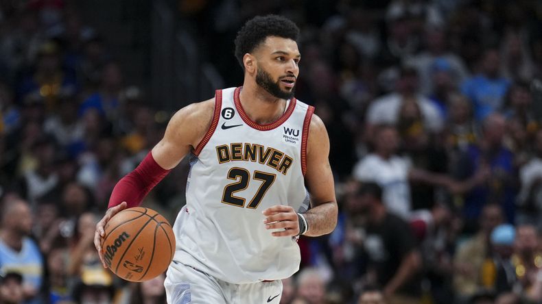 ARCHIVO - Jamal Murray de los Nuggets de Denver durante el quinto partido de las Finales de la NBA contra el Heat de Miami, el lunes 12 de junio de 2023, en Denver. (AP Foto/Jack Dempsey)
