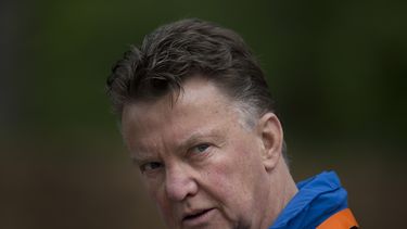 Van Gaal da positivo por COVID preivo a amistosos de Holanda