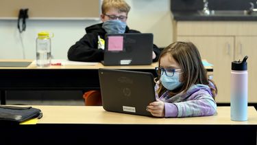 Reapertura de escuelas, dilema para Biden