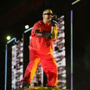 El cantante colombiano J Balvin se presenta durante el festival de música Coca-Cola Flow Fest en la Ciudad de México, el domingo 23 de noviembre de 2025. (Foto AP/Ginnette Riquelme)