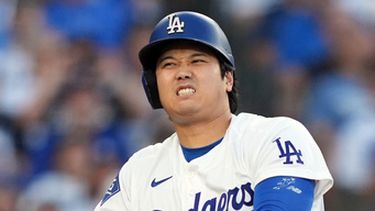 El japonés Shohei Ohtani, de los Dodgers de Los Ángeles, hace una mueca luego de conectar un foul ante los Marineros de Seattle, el miércoles 29 de julio de 2026 (AP Foto/Scott Strazzante)
